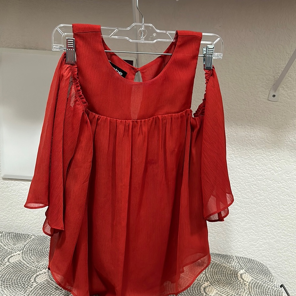 Cold shoulder blouse from bebe